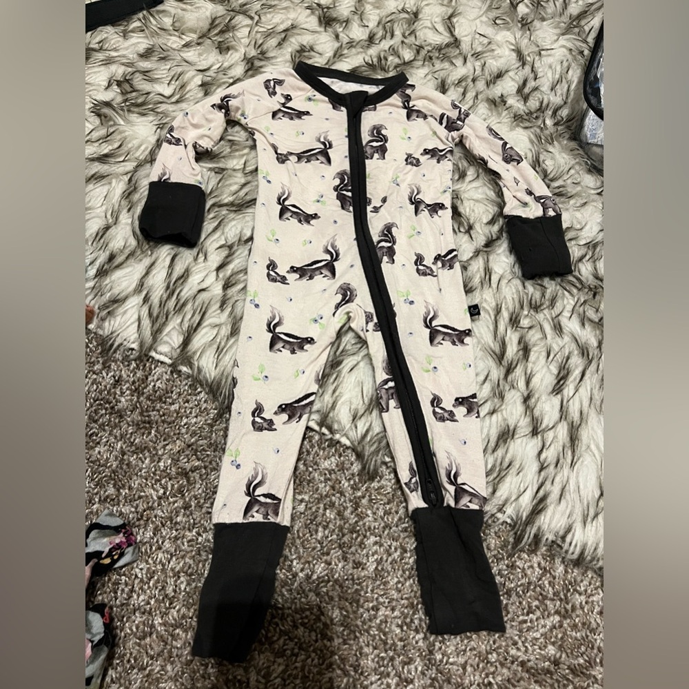 Adorable Black and Cream Kids Pajamas